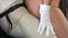 Lesbischer Strapon Sex in Reiterhosen