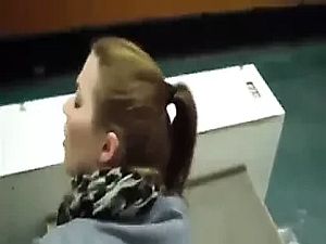 Ficken in der Uni mit Studentin