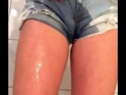Amateur-Milf pisst in Jeans – Compilation